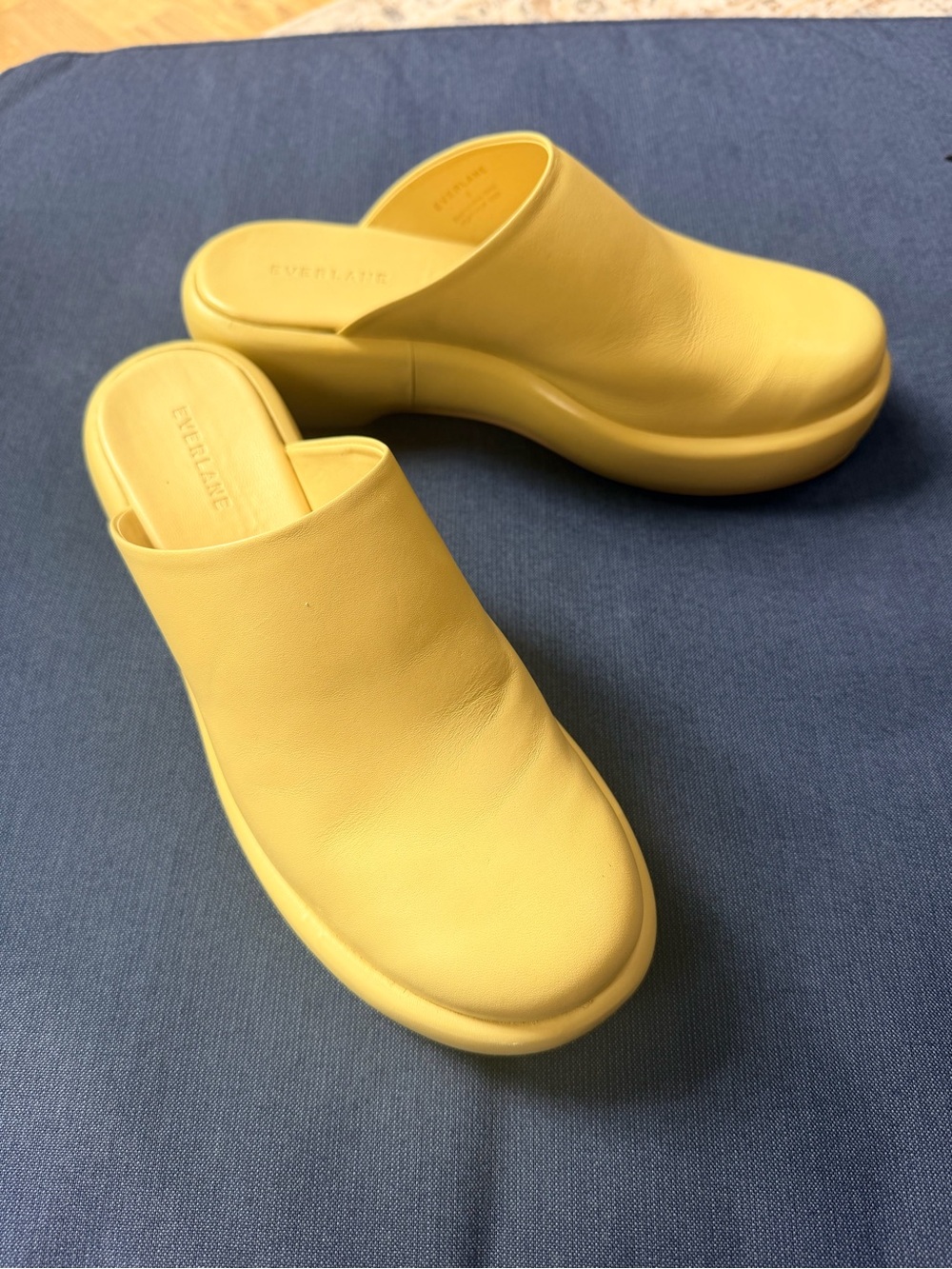 New EVERLANE puffa Yellow Leather Slide Clog - Picture 2 of 5